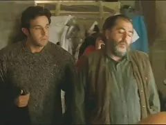 Lascia che la mamma veda quel grasso che hai tra le sue gambe