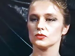 Fuck sister, che corpo hai e che cornea sono io ..