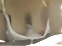 La sua ragazza si traveste da infermiera per cavalcare il suo cazzo