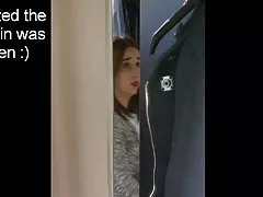 La giovane prostituta di lusso si prepara a scopare con un cliente
