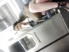L'insegnante è una scrofa e non esita a fare sesso in classe